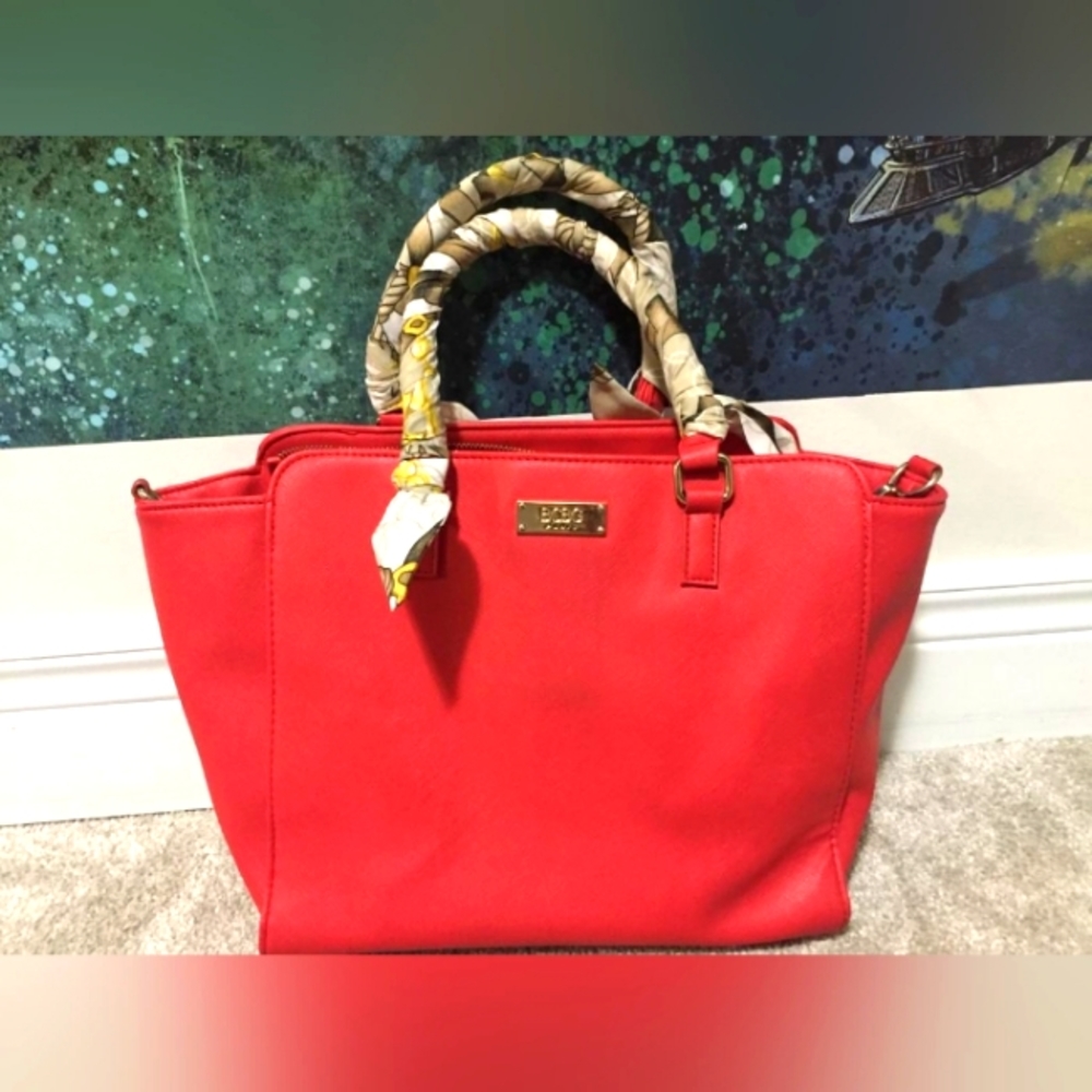 BCBG PARIS women's leather handbag